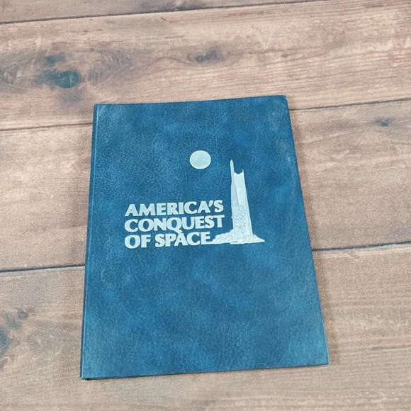 America's Conquest of Space Postal Commemorative Society Album - Picture 1 of 4